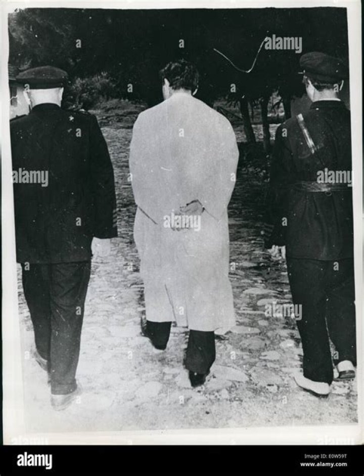 Why was adnan menderes executed?